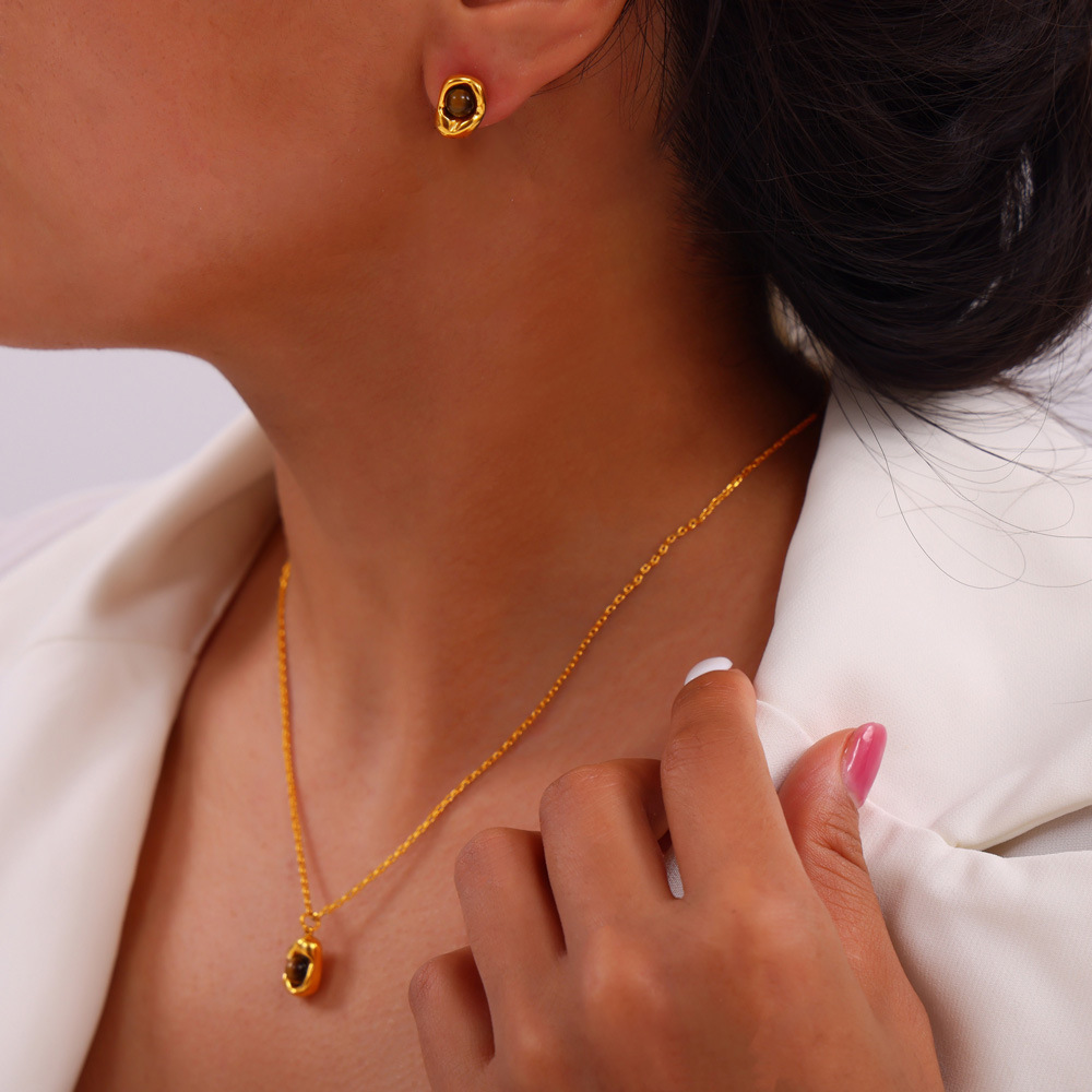 Irregularly Inlaid Natural Tiger Eye Stone Necklace